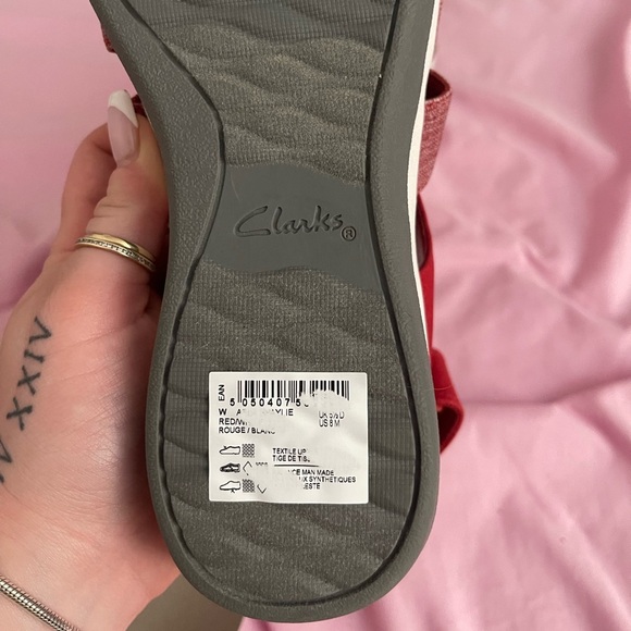 CLOULDSTEPPERS BY CLARKS WOMEN'S RED AND PINK SANDALS - Picture 4 of 5